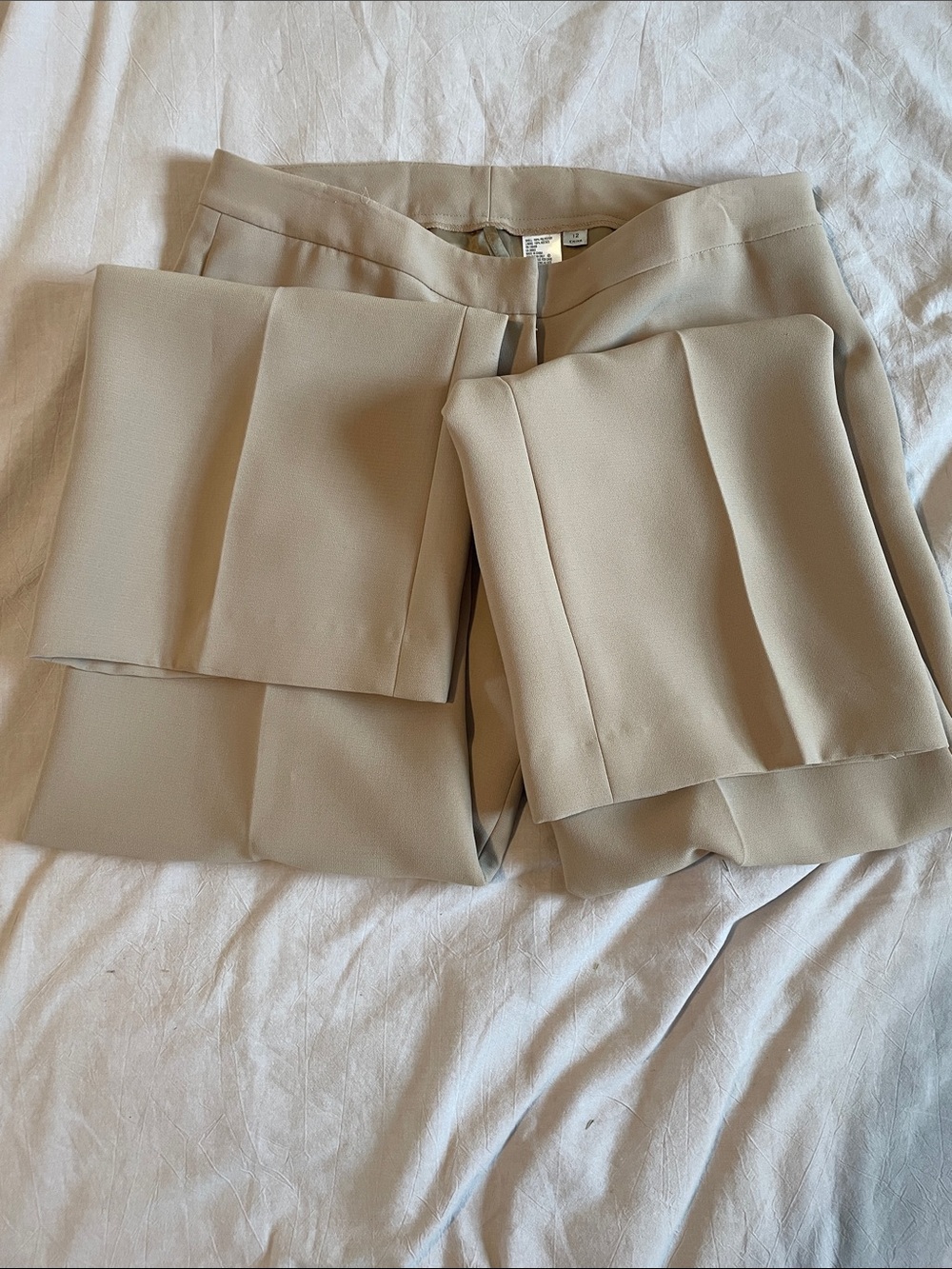 Tahari Women's Tan Three-Piece Suit: Blazer, Shell & Trousers - Picture 6 of 7